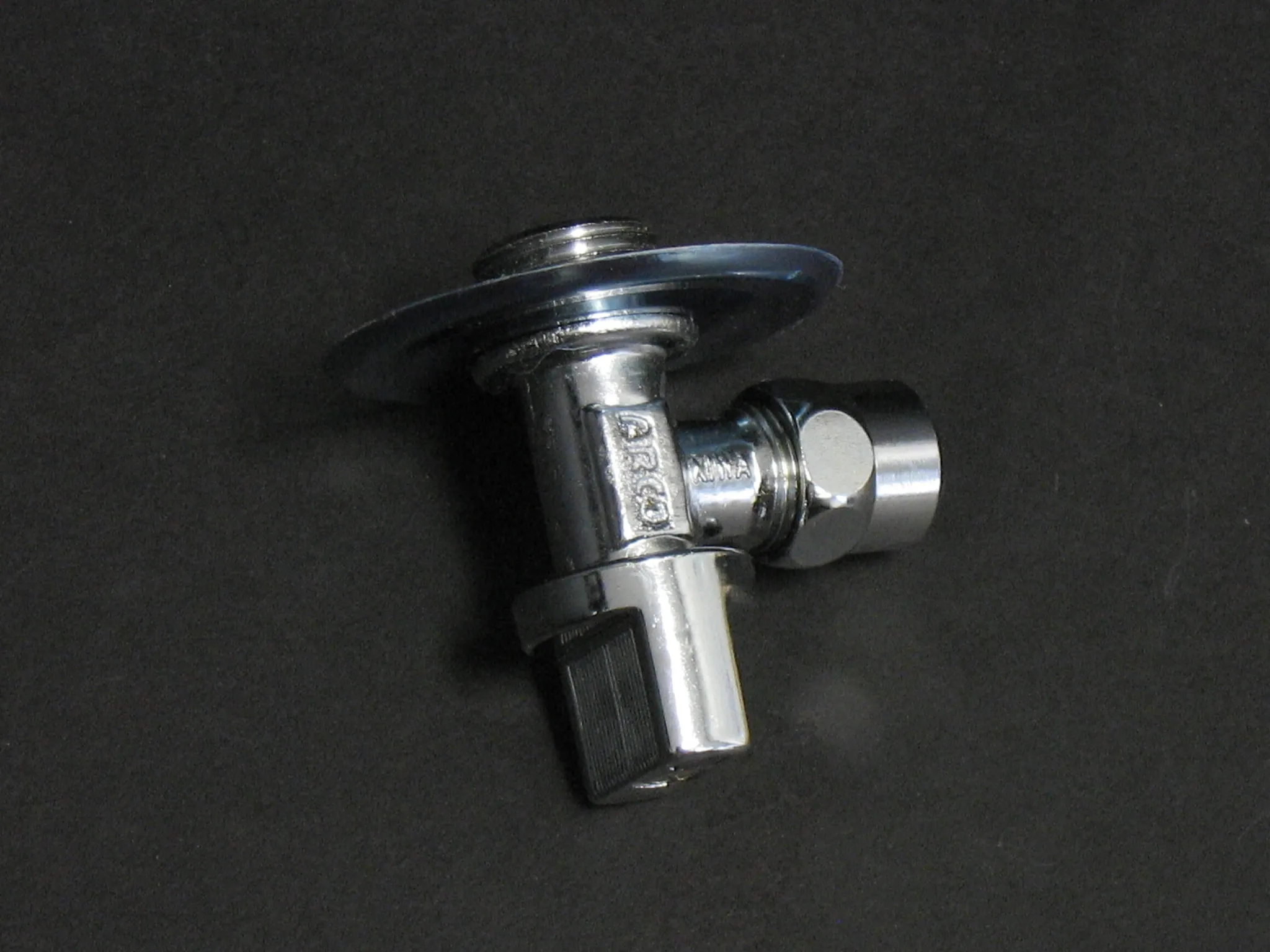 Kutni ventil G 1/2