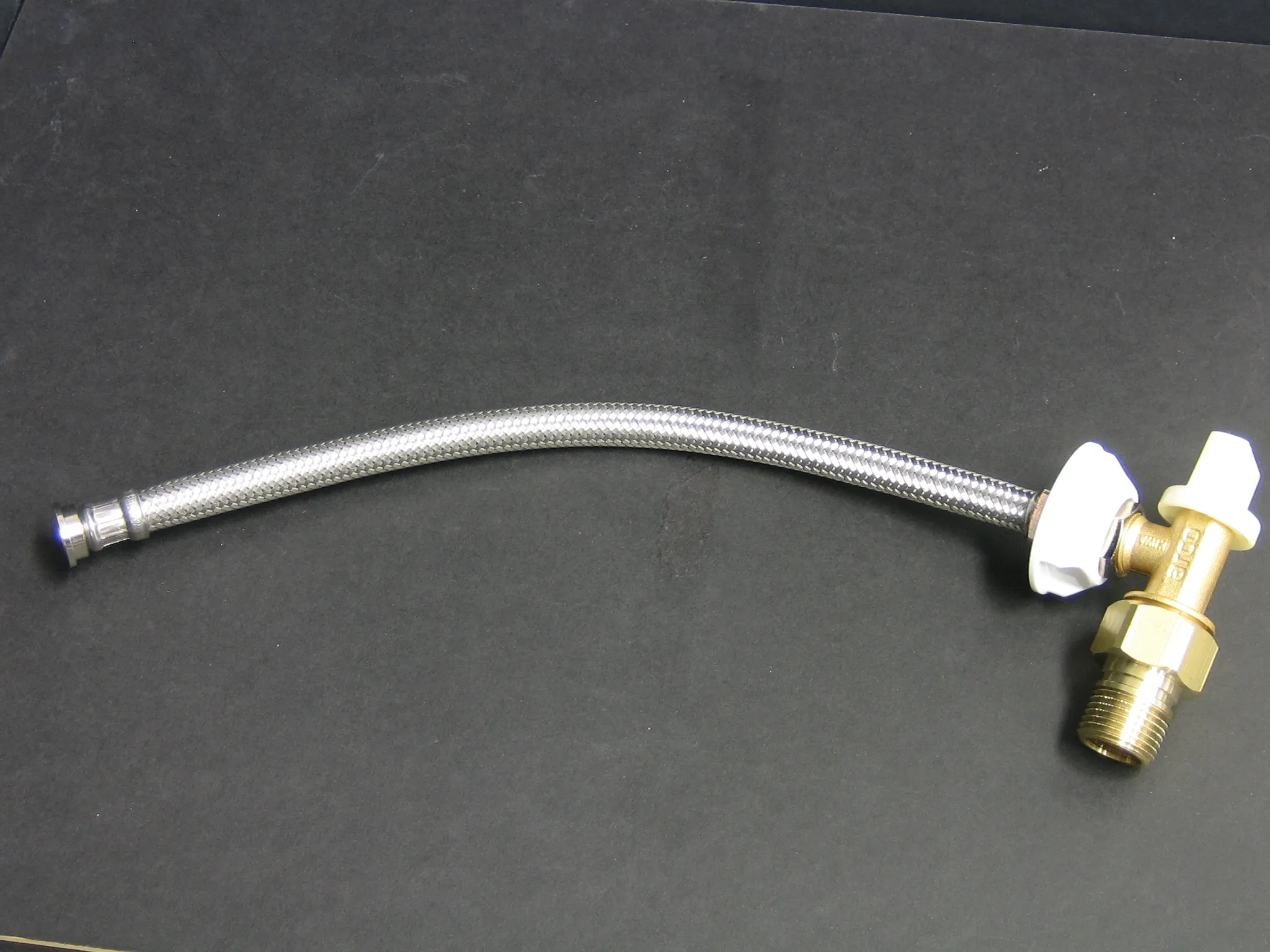 Fleksibilno crijevo za priključak vode